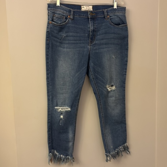 Free People Distressed ripped high rise Jeans size 31 short - Picture 1 of 8